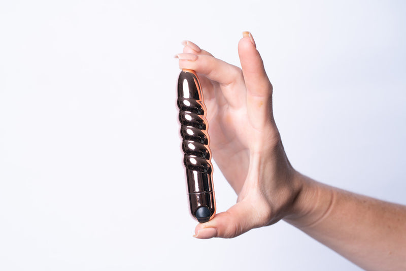 LOLA USB Rechargeable Silicone 10-Function Vibrating Twisty Bullet ROSE GOLD